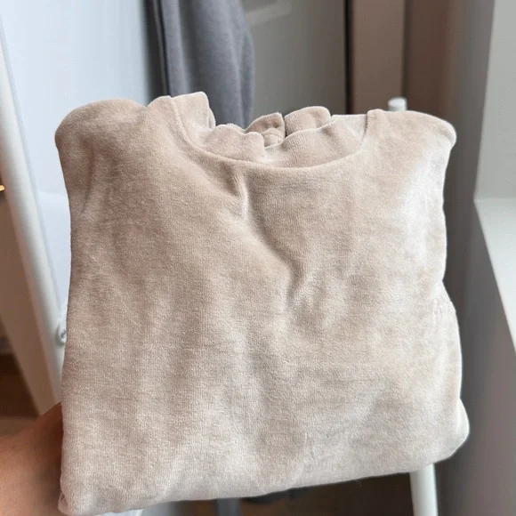 🌈Cozmo 🌈NWOT Organic velour sweatshirt - Stone
BY - Picture 2 of 10